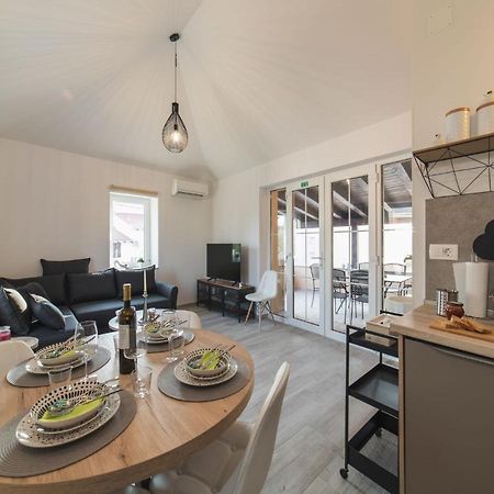 Apartment Fiora Kaštela Zewnętrze zdjęcie