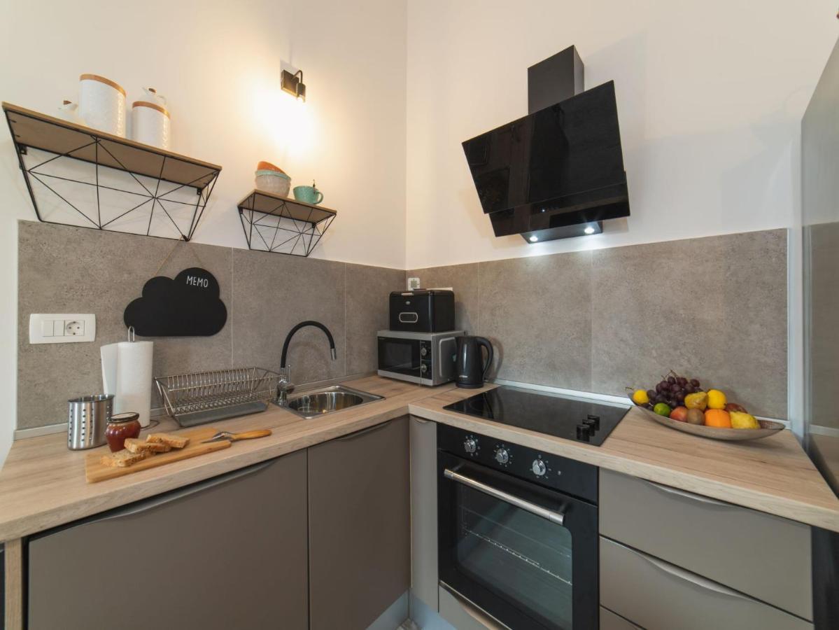 Apartment Fiora Kaštela Zewnętrze zdjęcie