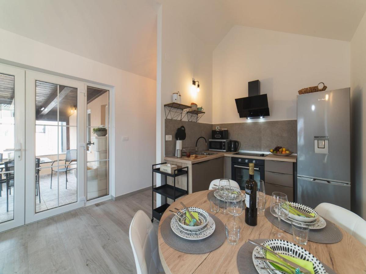 Apartment Fiora Kaštela Zewnętrze zdjęcie