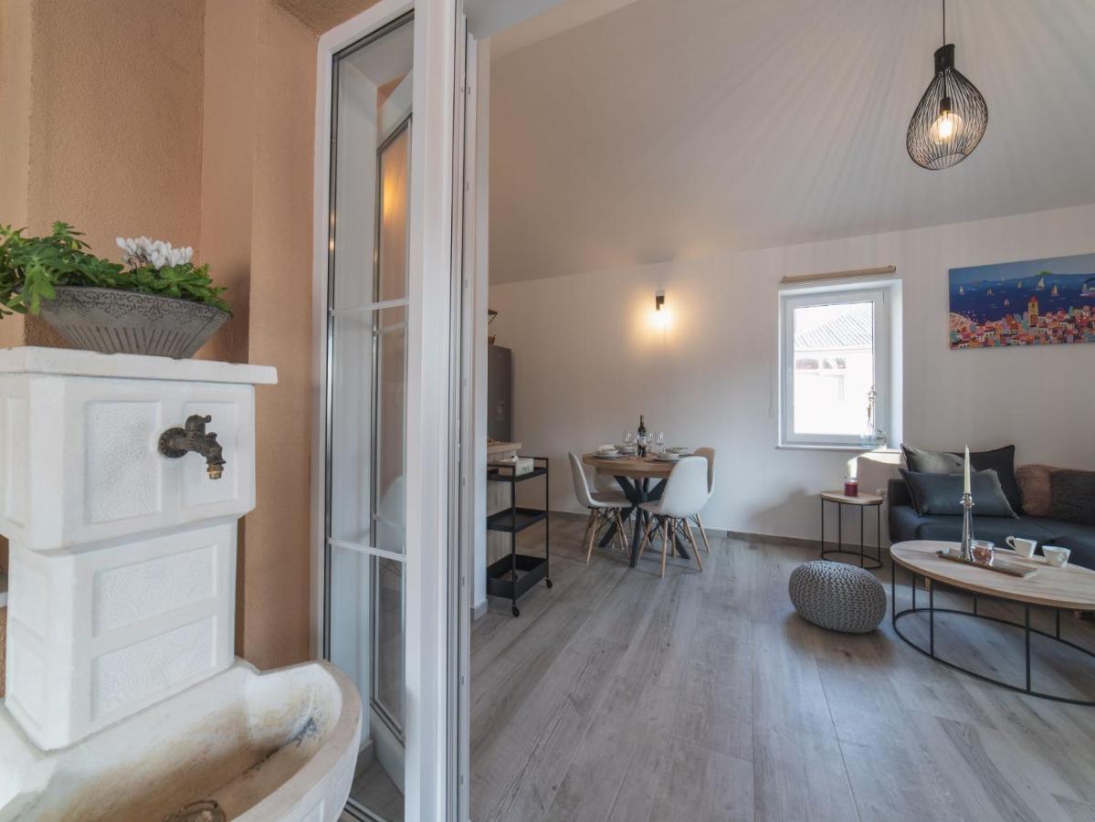 Apartment Fiora Kaštela Zewnętrze zdjęcie