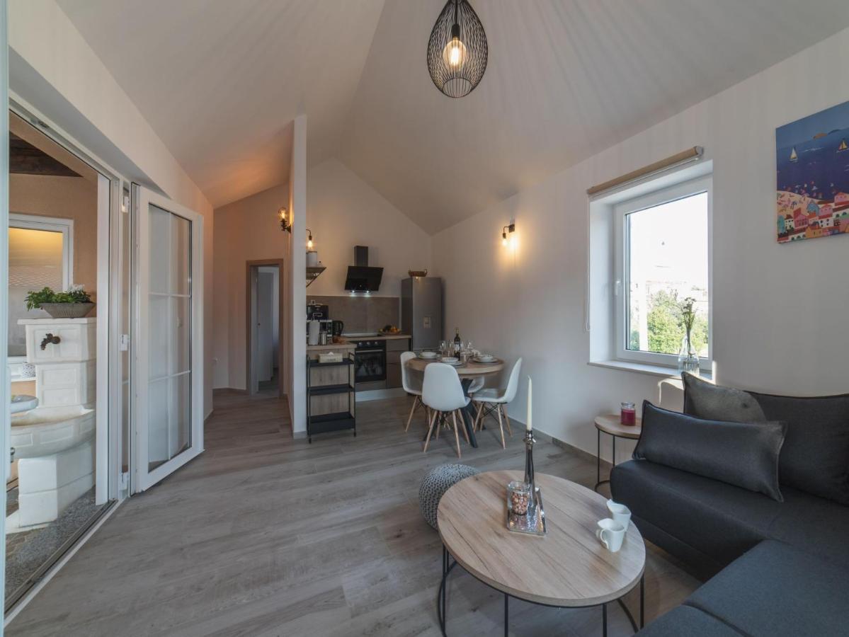 Apartment Fiora Kaštela Zewnętrze zdjęcie