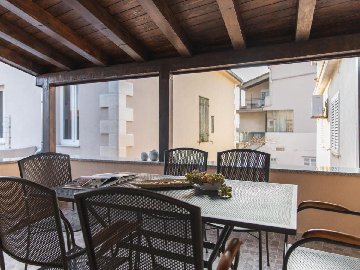 Apartment Fiora Kaštela Zewnętrze zdjęcie