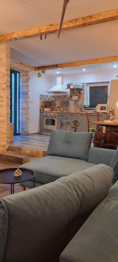 Apartment Fiora Kaštela Zewnętrze zdjęcie